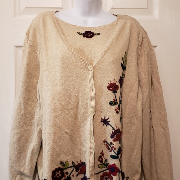 Alfred Dunner Sweater set (attached pieces) - Picture 6 of 6